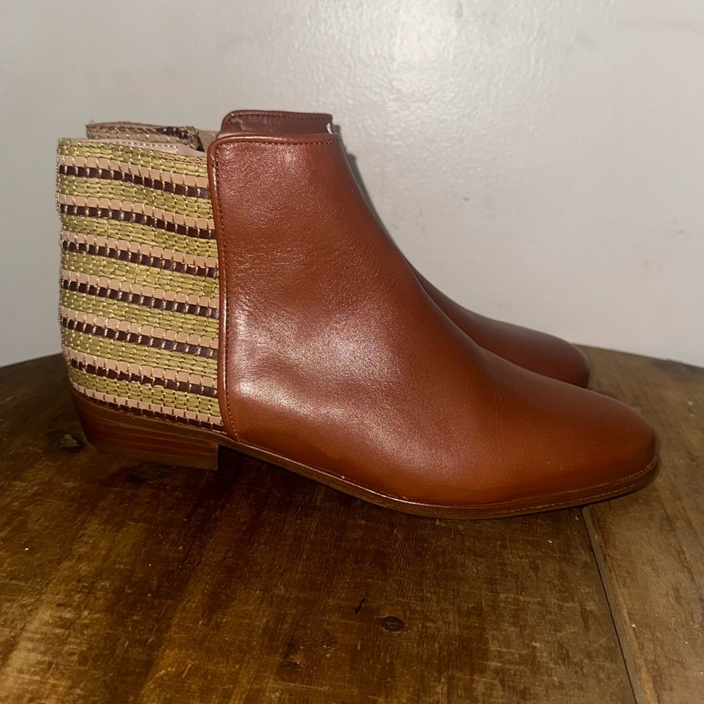 Bobbies Paris Leather Booties (size 39/8) | 1 inch heel | Ankle | Green Brown…